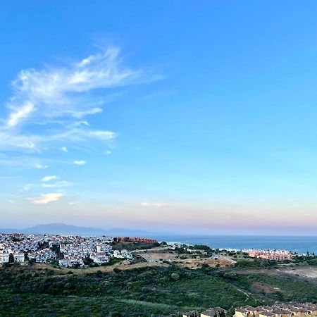 Top Sea View Apartment - 7 Minutes To Sotogrande Castillo de Sabinillas Luaran gambar